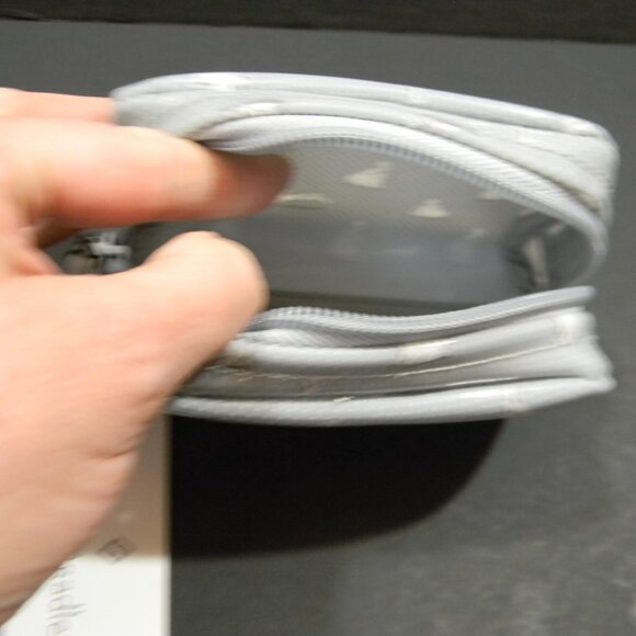 Vera Bradley Mini Dome Cosmetic Merry Hare Ditsy NWT - Picture 4 of 4